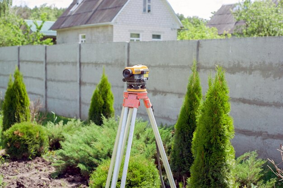 Picture of a level transit measuring equipment on a tripod